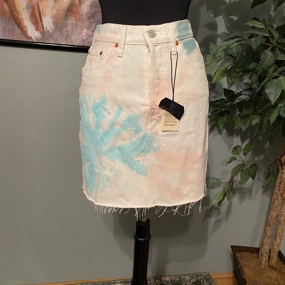 Levi's Dresses & Skirts - 💜 Levi’s Premium High Rise Tie Dye Deconstructed